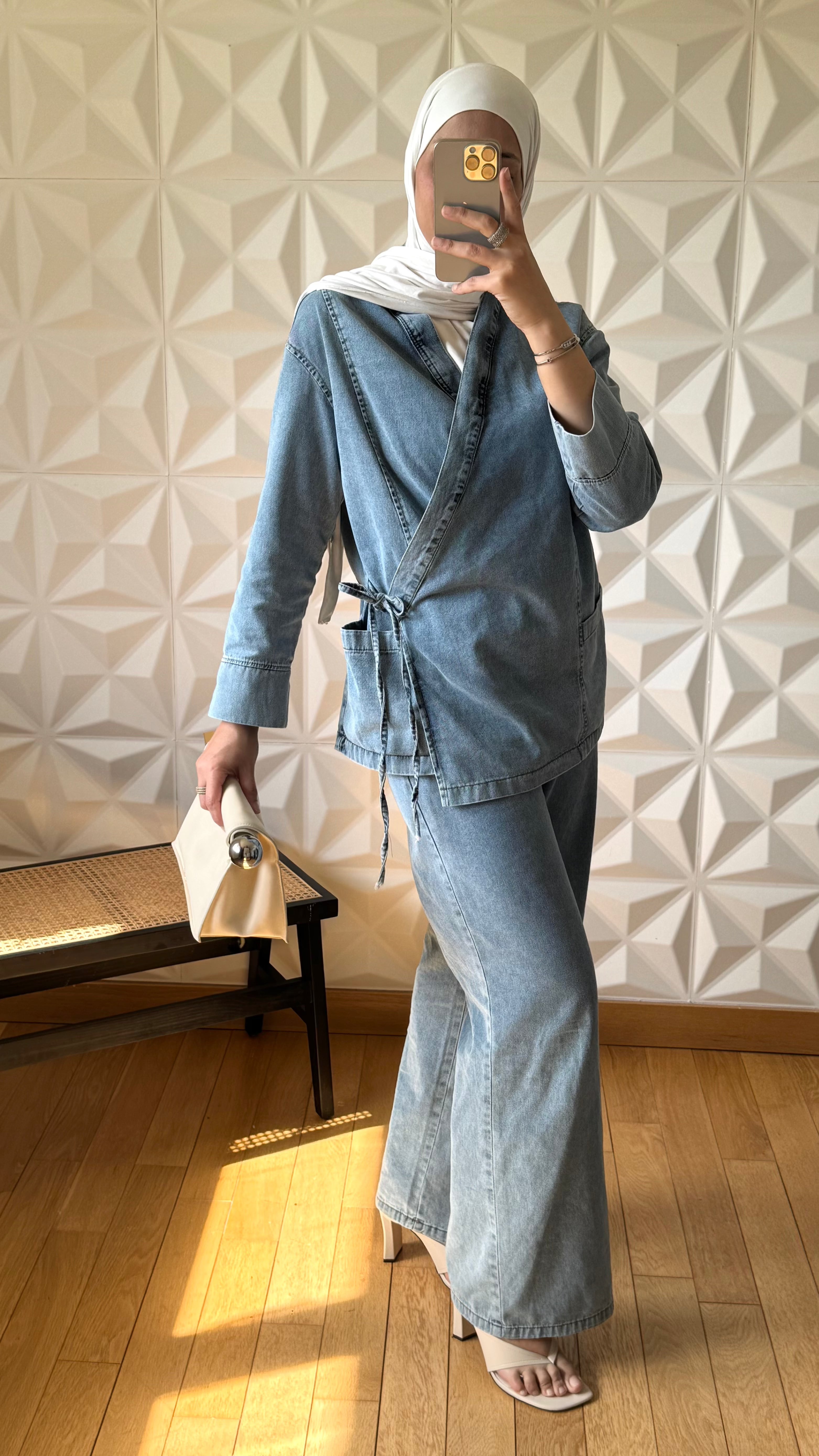 Ensemble veste en jean nouée sur le côté et pantalon large - Délavage moyen