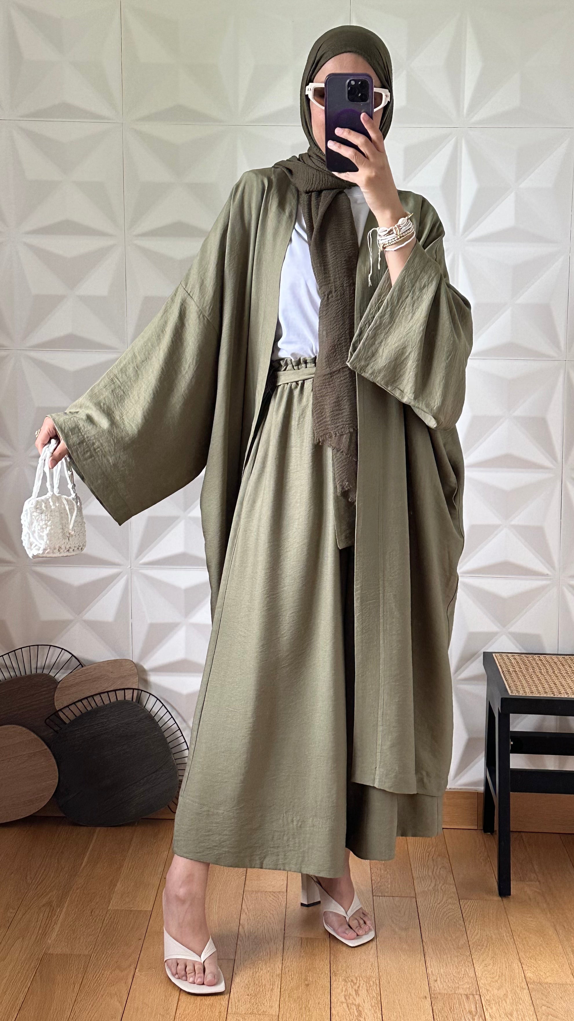 Ensemble kimono oversize et jupe culotte nouée à la taille