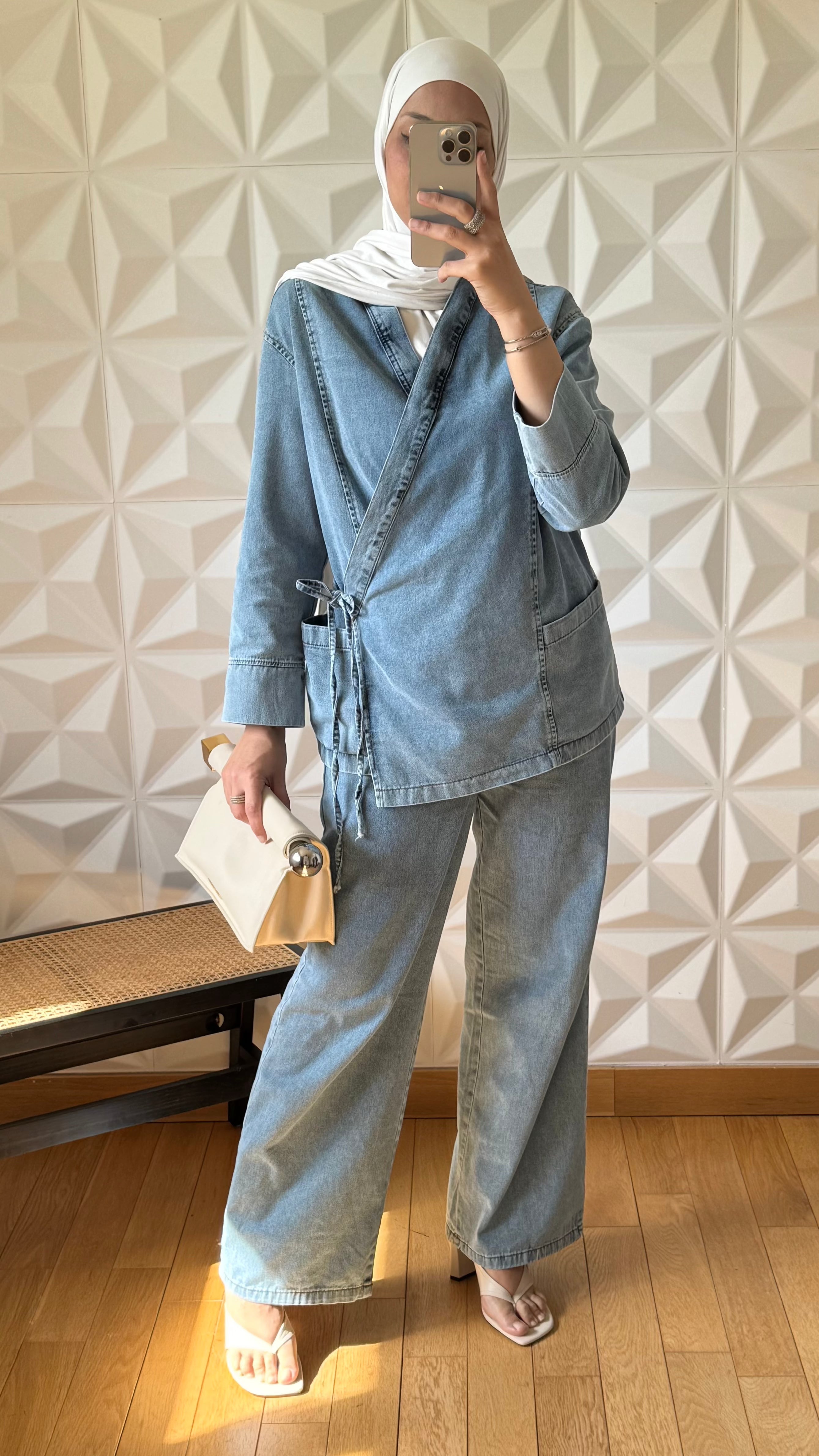 Ensemble veste en jean nouée sur le côté et pantalon large - Délavage moyen