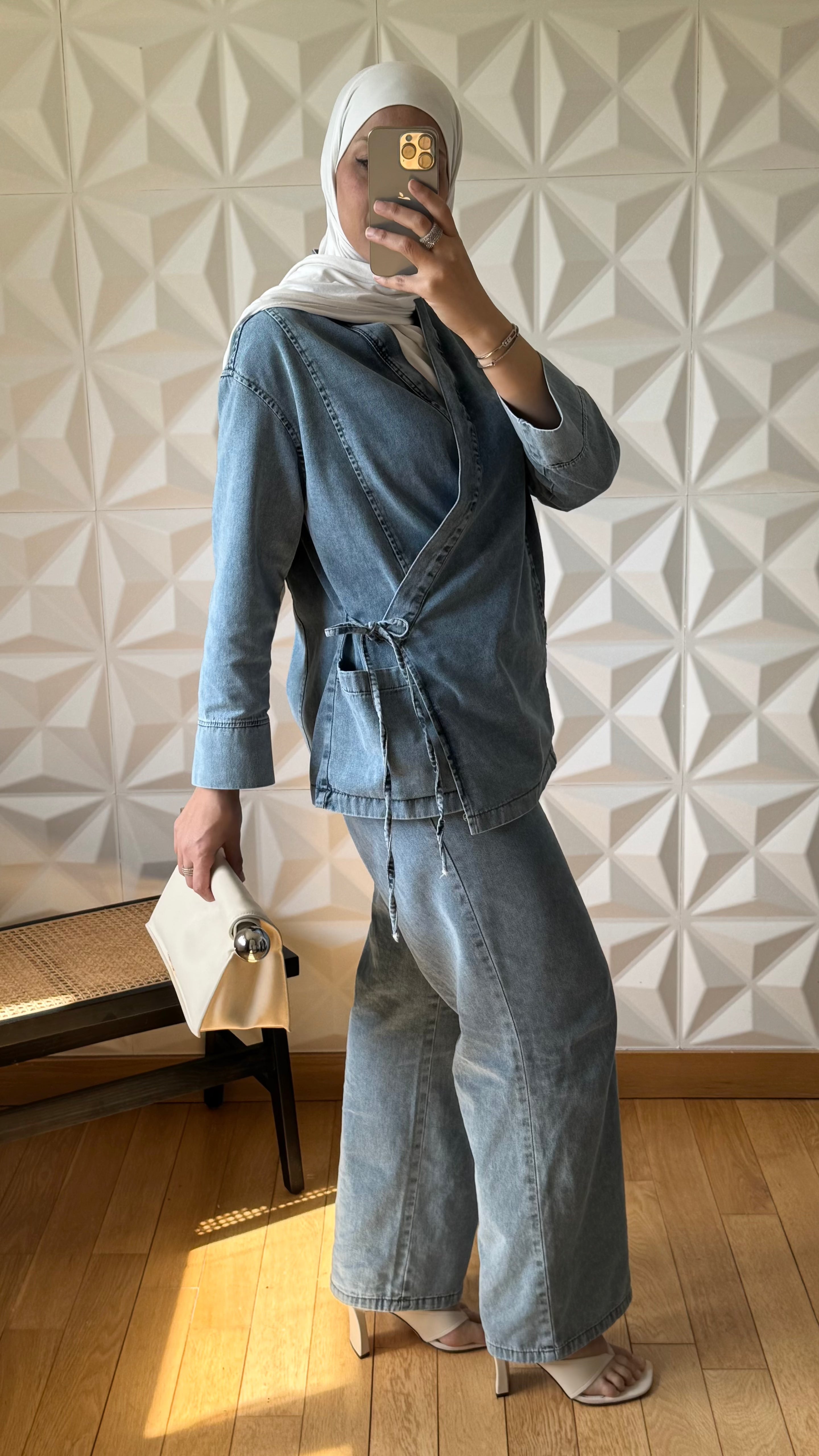 Ensemble veste en jean nouée sur le côté et pantalon large - Délavage moyen